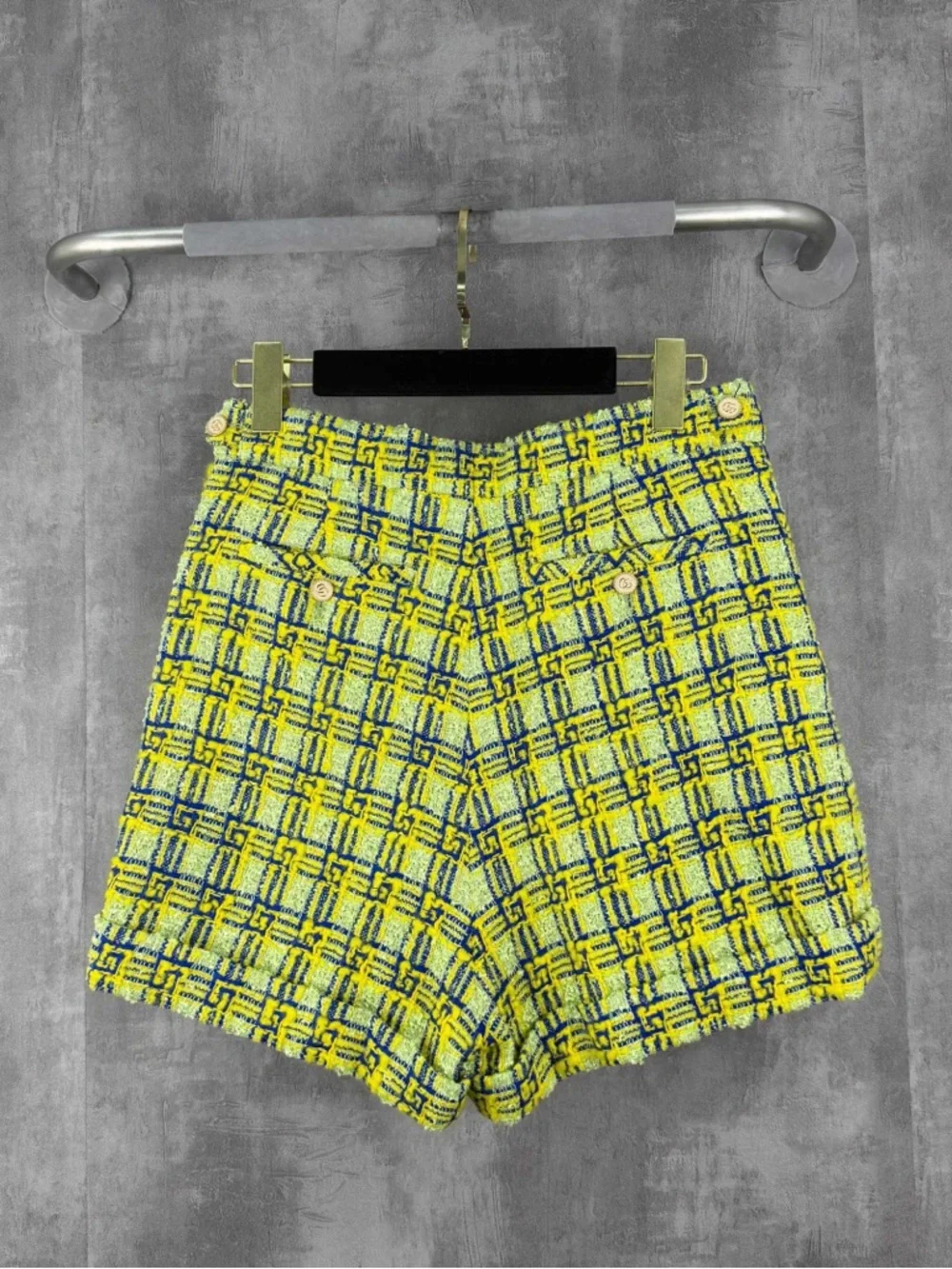 🚩steal Gucci Yellow and Navy Plaid High-Waist Bouclé Shorts - Picture 3 of 8